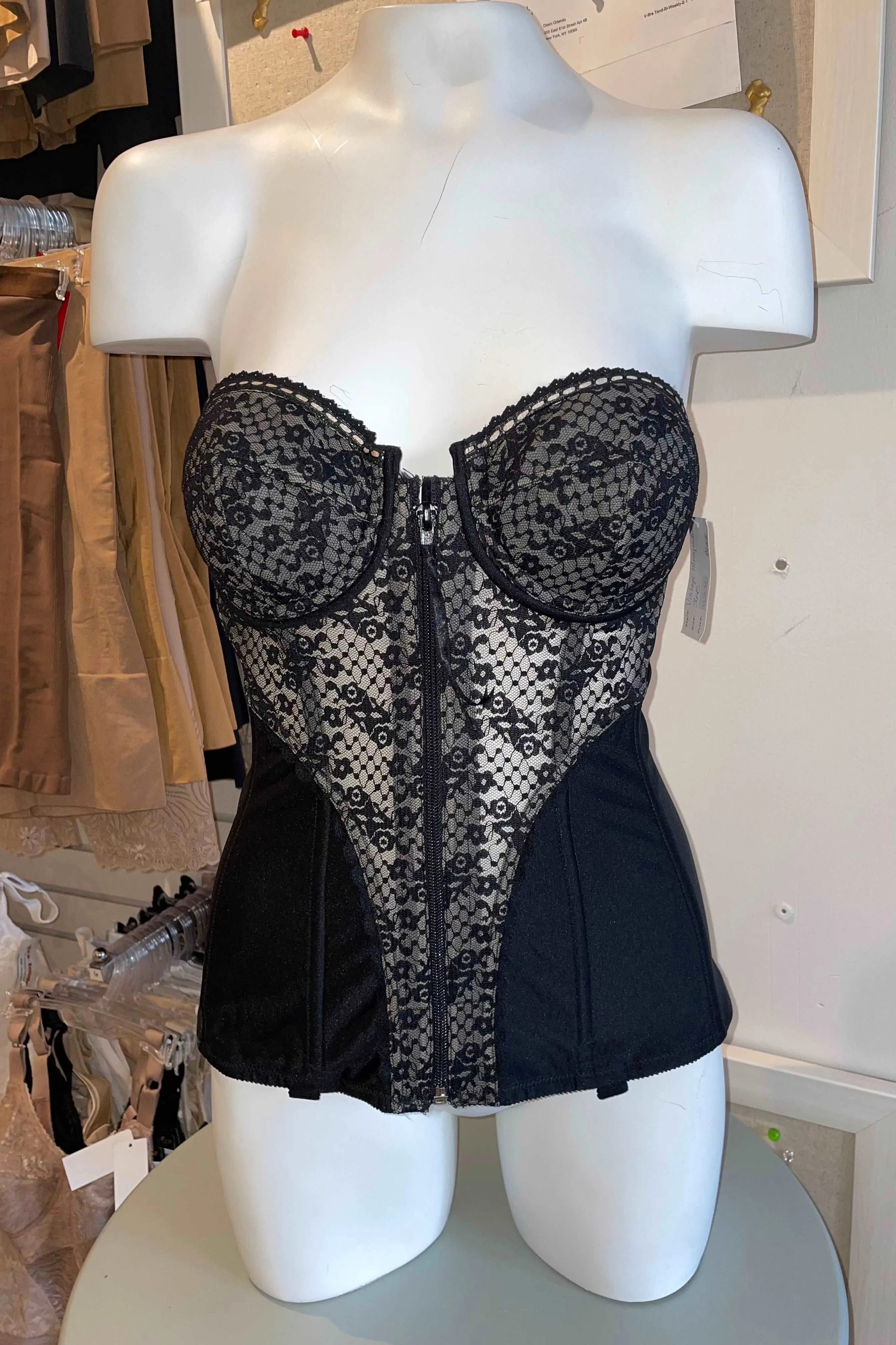 BT VINTAGE MERRY WIDOW