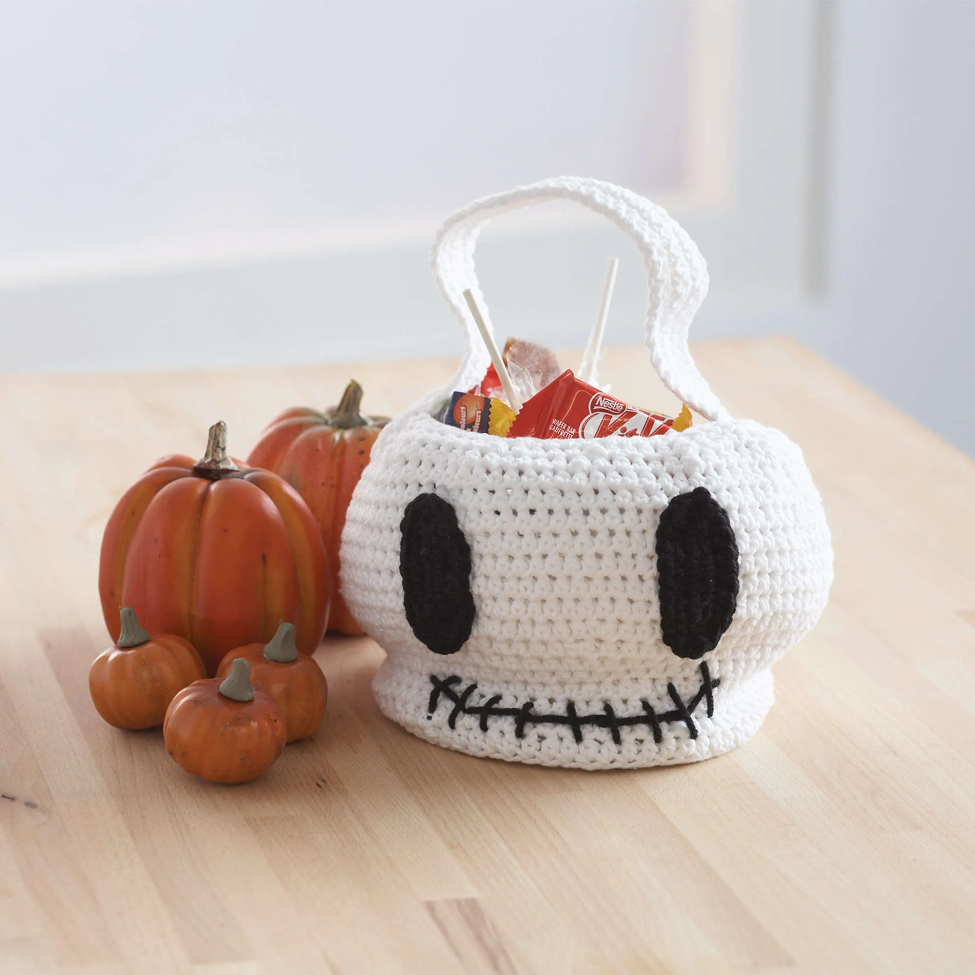 Lily Sugar'n Cream Skull Trick or Treat Bag